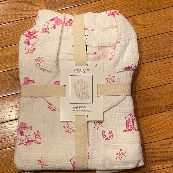American Eagle Outfitters White and Pink Lounge Set Sz Small.  New - Picture 1 of 3